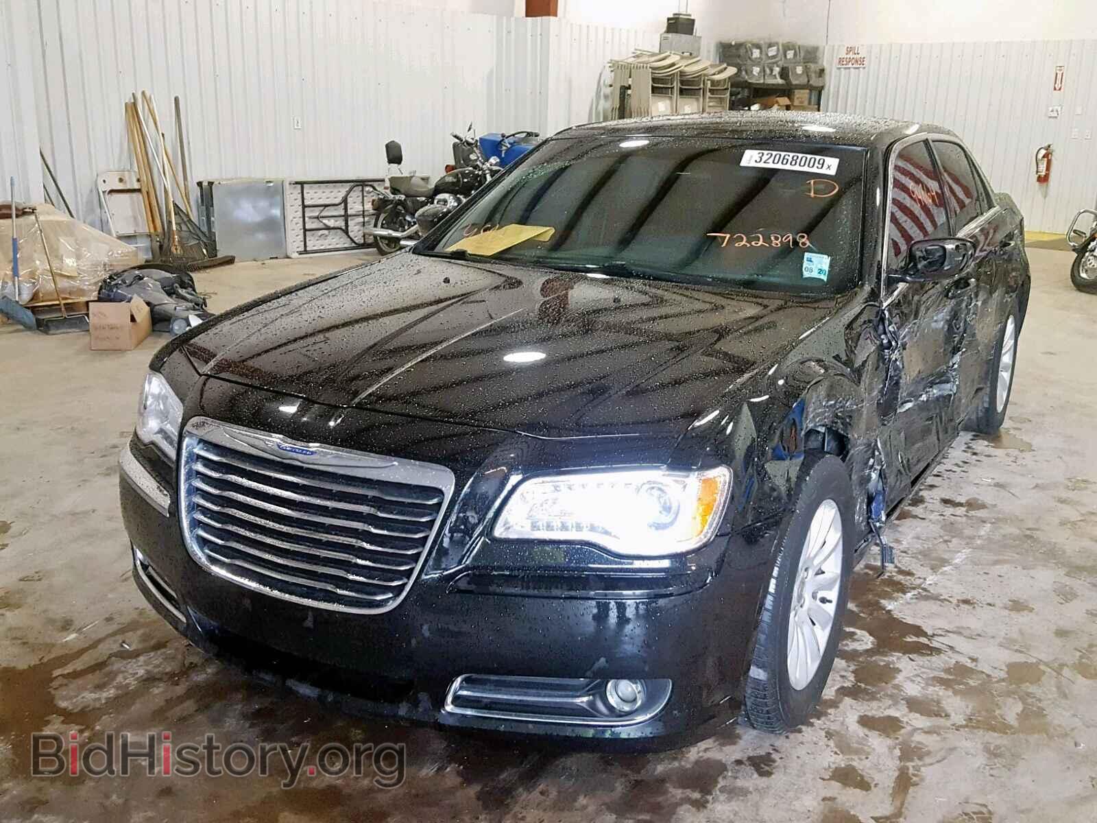 2013 CHRYSLER 300 - VIN: 2C3CCAAG7DH722898 - Фото 2
