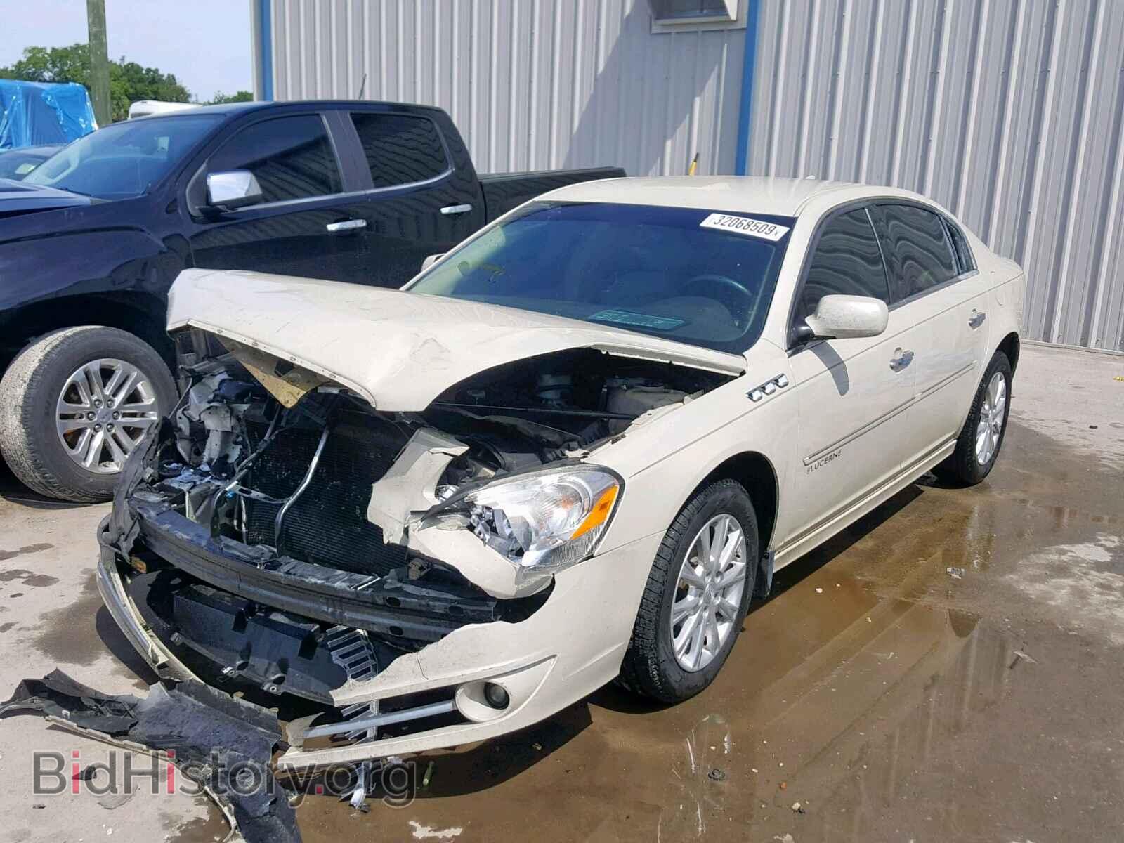 2011 BUICK LUCERNE - VIN: 1G4HC5EM1BU150371 - Фото 2