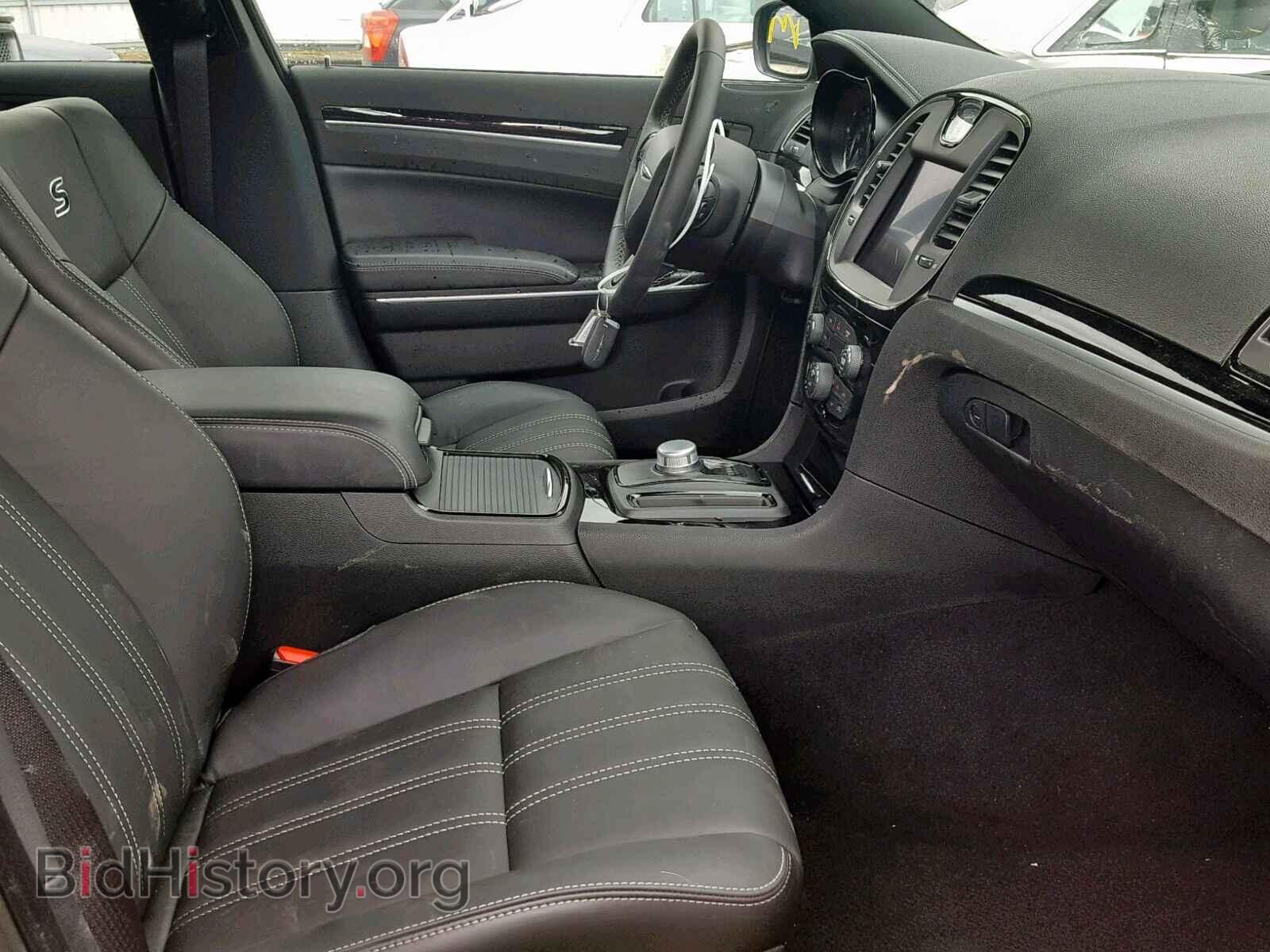2019 CHRYSLER 300 - VIN: 2C3CCABG1KH617883 - Фото 5