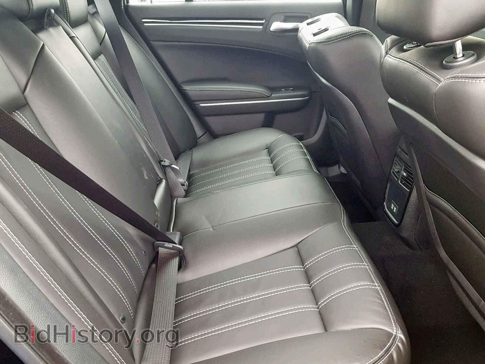 2019 CHRYSLER 300 - VIN: 2C3CCABG1KH617883 - Фото 6