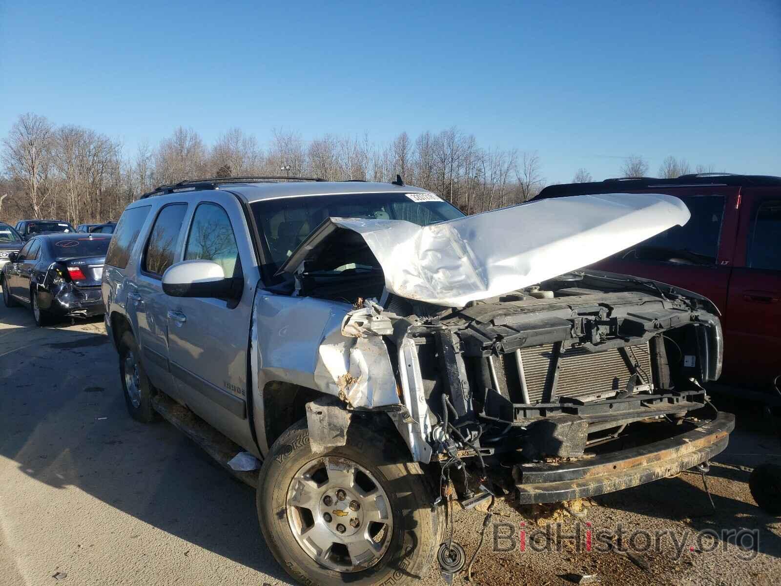 Photo 1GNUKBE09AR131948 - CHEVROLET TAHOE 2010