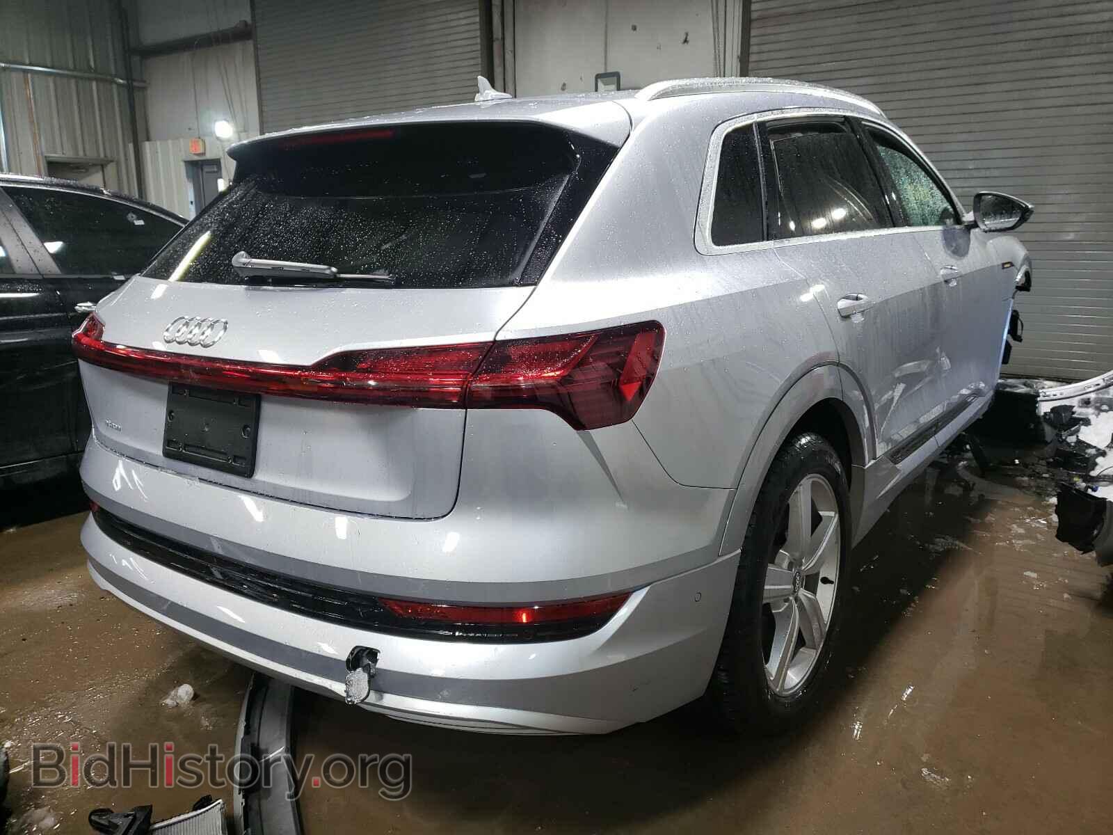 2019 AUDI E-TRON - VIN: WA1LAAGE0KB022308 - Photo 4