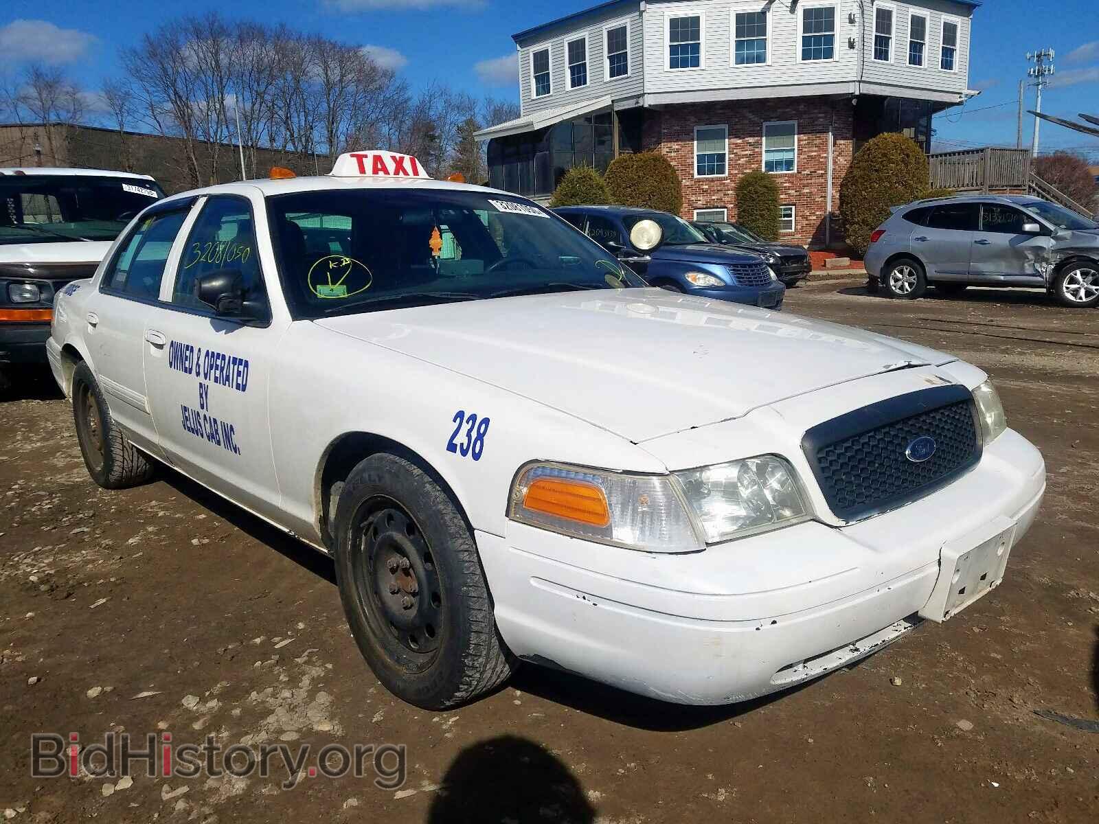 Photo 2FABP7BV8BX105837 - FORD CROWN VIC 2011