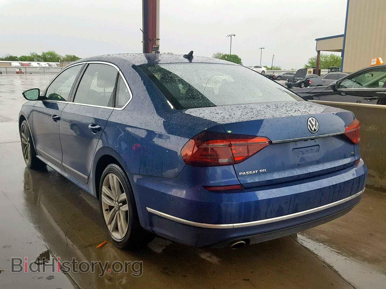 2017 VOLKSWAGEN PASSAT - VIN: 1VWCT7A33HC015797 - Фото 3