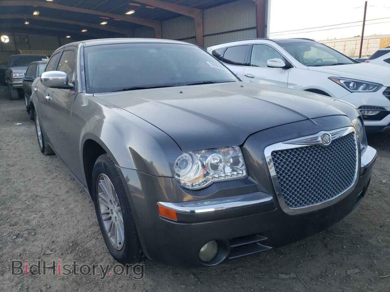 Фотография 2C3CA4CD8AH102180 - CHRYSLER 300 2010