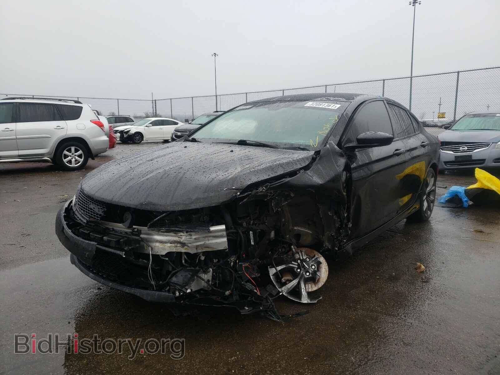 2015 CHRYSLER 200 - VIN: 1C3CCCDGXFN523944 - Фото 2