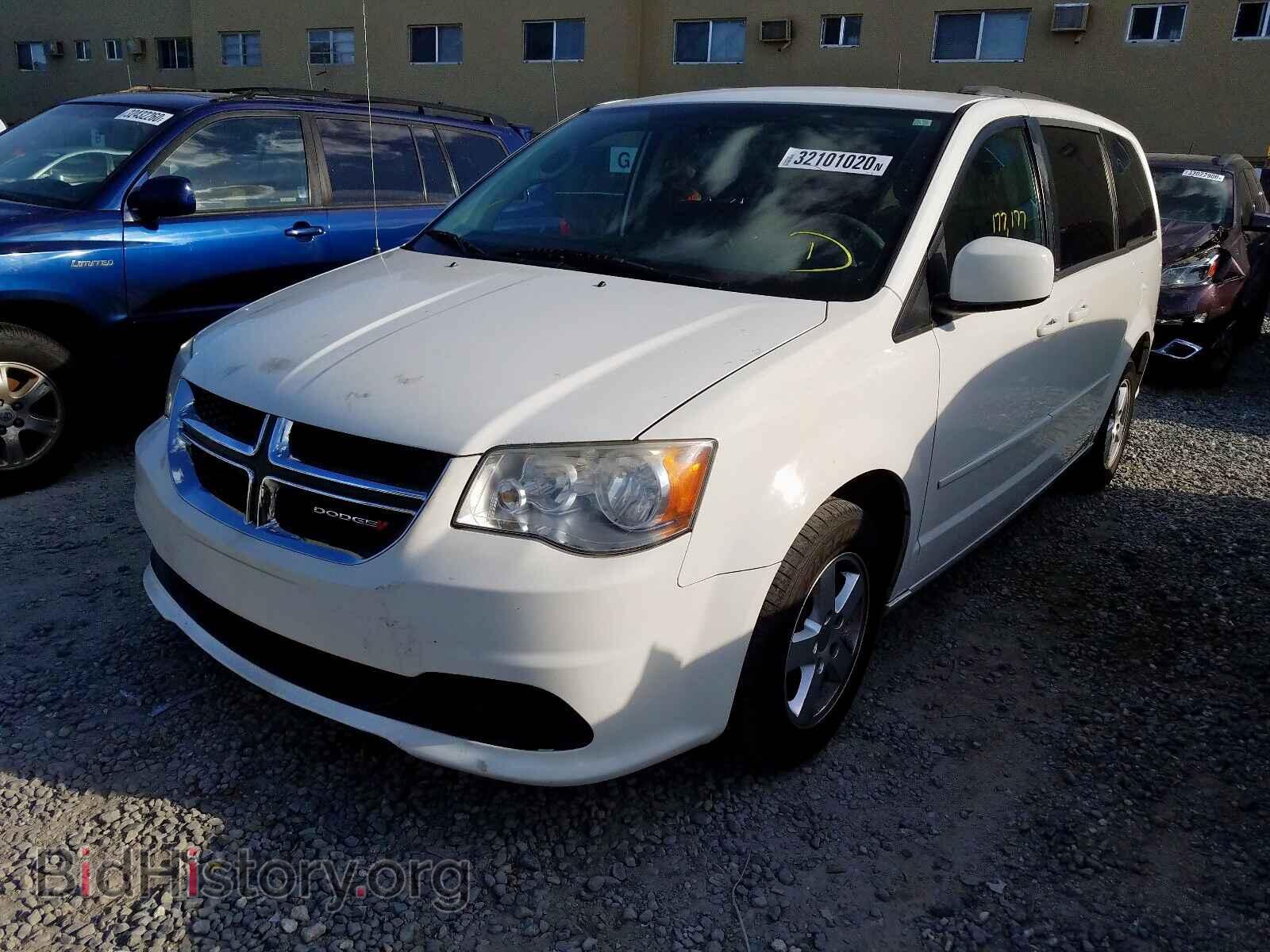 2013 DODGE CARAVAN - VIN: 2C4RDGCG0DR608819 - Фото 2