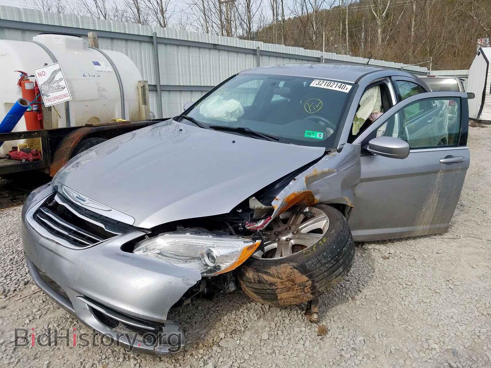 2013 CHRYSLER 200 - VIN: 1C3CCBAB8DN698287 - Photo 2
