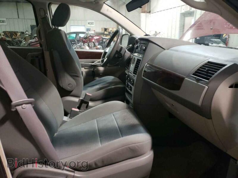 2010 Chrysler MINIVAN (VIN 2A4RR5D18AR230108) — фото 5 из 10