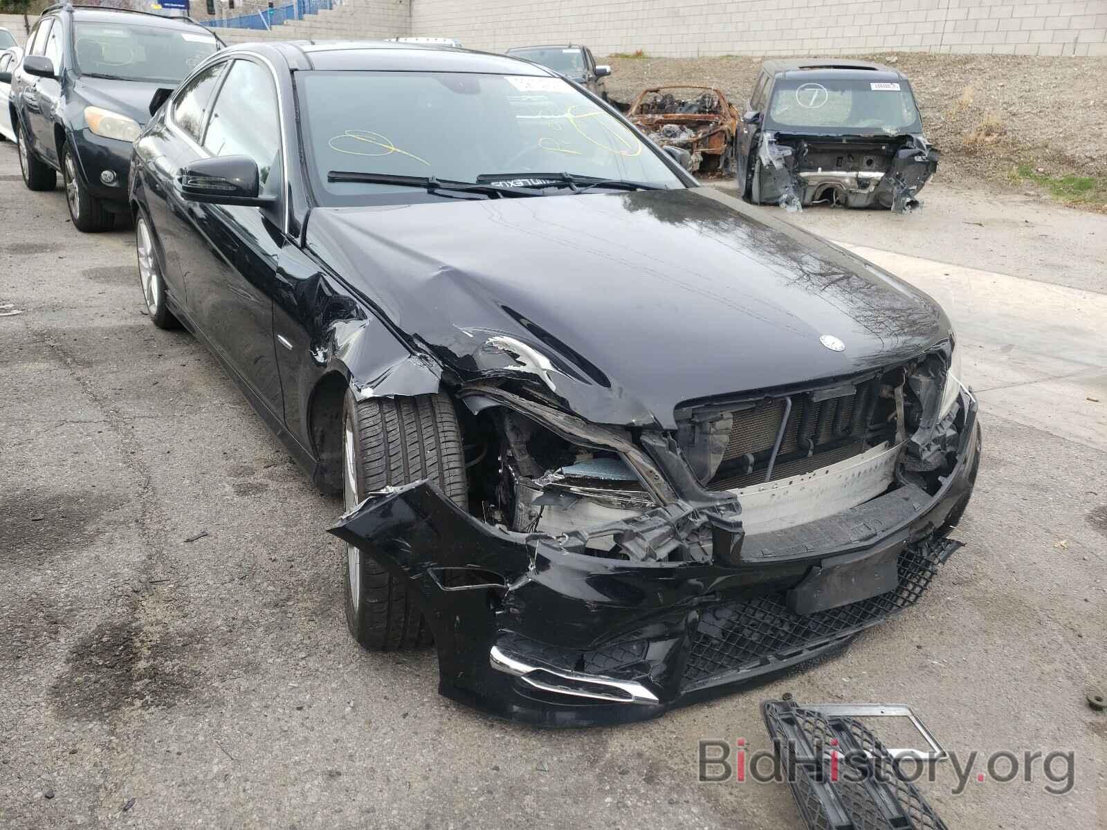 Photo WDDGJ5HB1CF735169 - MERCEDES-BENZ C CLASS 2012