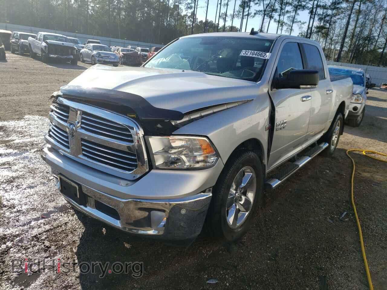 2017 RAM 1500 - VIN: 3C6RR6LT2HG563524 - Фото 2