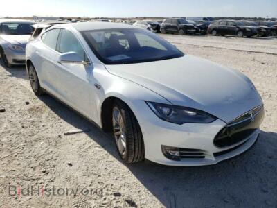 2016 Tesla MODEL S, двухцветный — VIN 5YJSA1E27GF126776, Copart