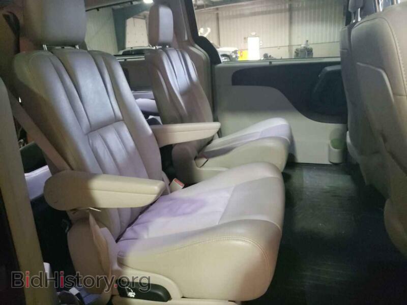 2011 Chrysler MINIVAN (VIN 2A4RR8DG7BR666293) — photo 6 of 10
