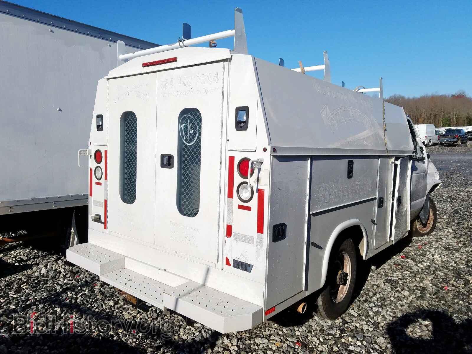 2017 FORD ECONOLINE - VIN: 1FDWE3F63HDC39017 - Фото 4