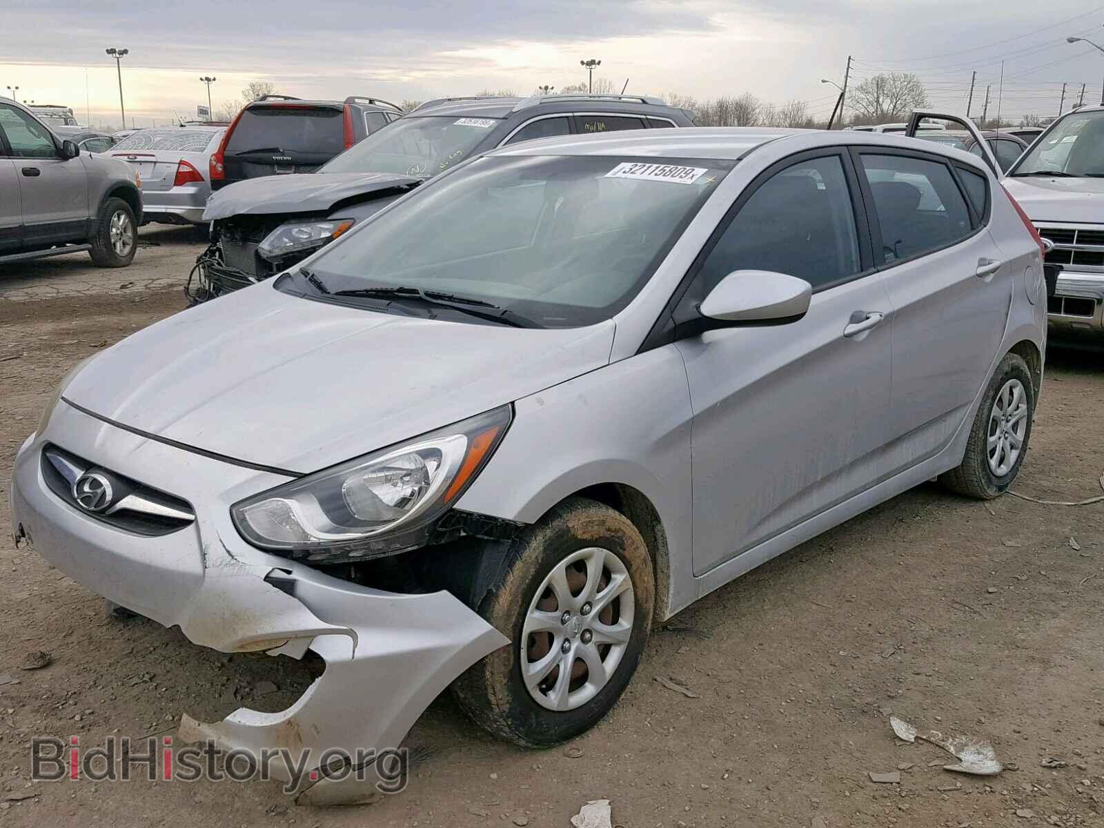 2013 HYUNDAI ACCENT - VIN: KMHCT5AE0DU069339 - Фото 2
