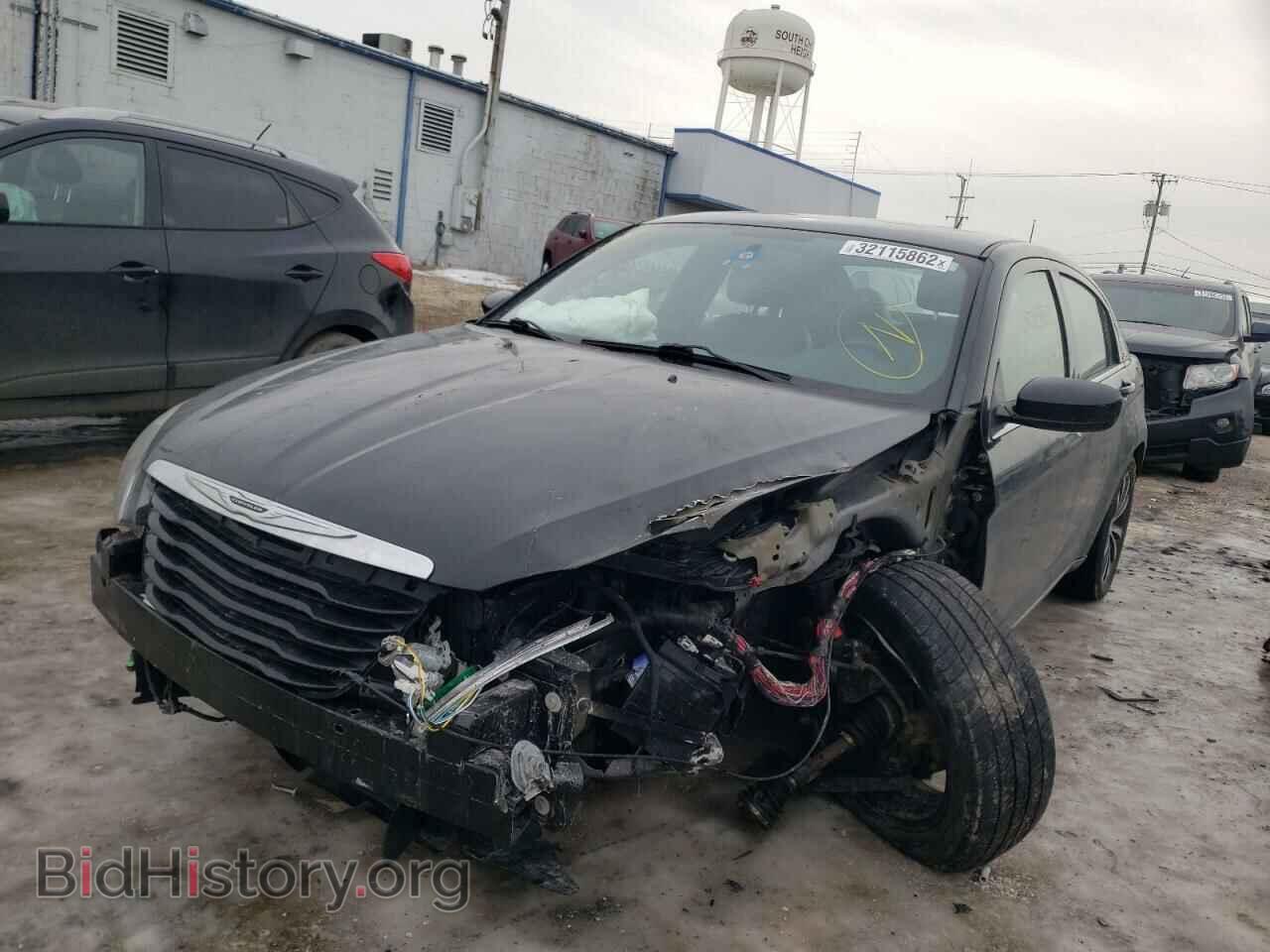 2013 CHRYSLER 200 - VIN: 1C3CCBCG5DN504484 - Фото 2