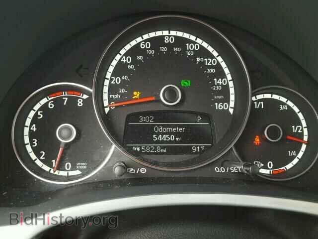 2013 VOLKSWAGEN BEETLE - VIN: 3VW5P7ATXDM814322 - Фото 8