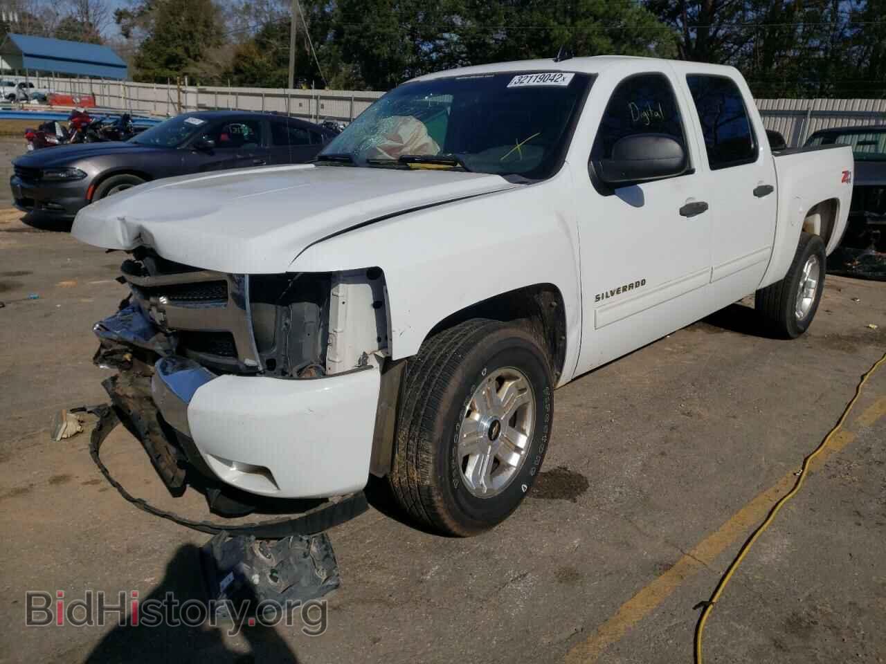2011 CHEVROLET SILVERADO - VIN: 3GCPKSE31BG306243 - Фото 2