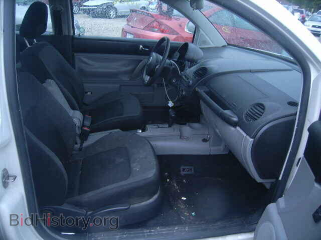 2000 VOLKSWAGEN BEETLE - VIN: 3VWCA21C4YM495503 - Фото 5