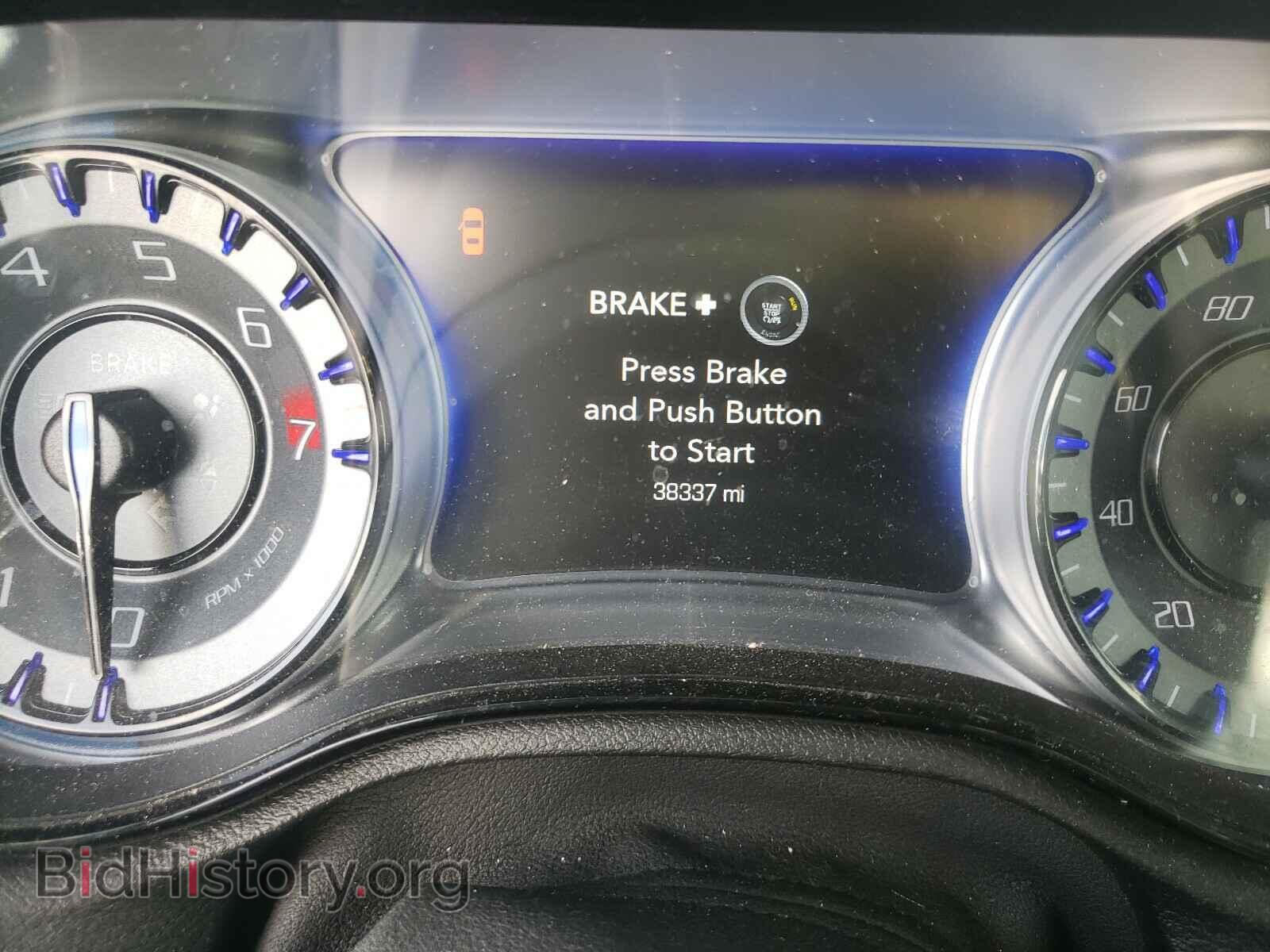 2017 CHRYSLER 300 - VIN: 2C3CCAGG4HH517617 - Фото 8