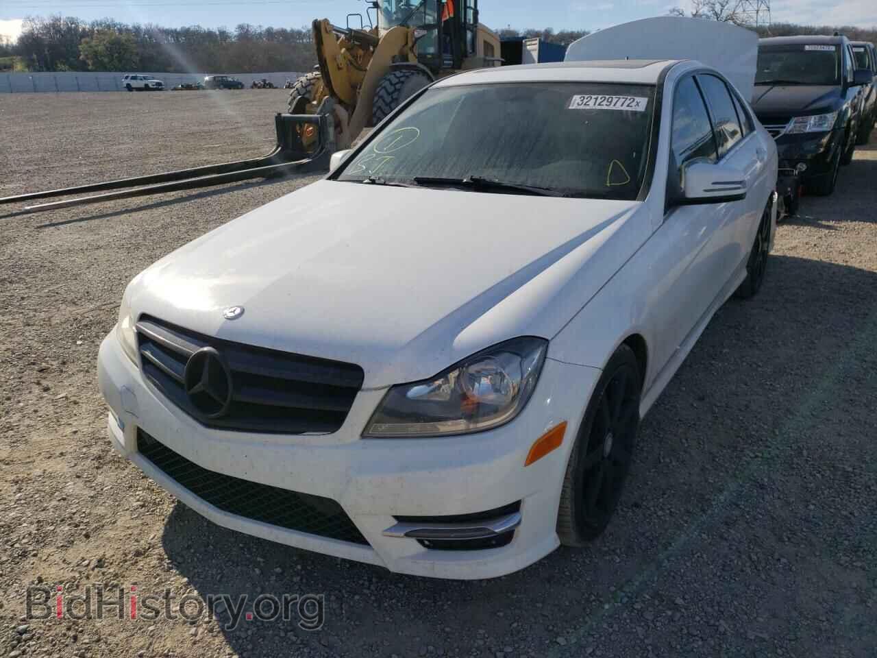 2014 MERCEDES-BENZ C-CLASS - VIN: WDDGF4HB2EG244330 - Фото 2