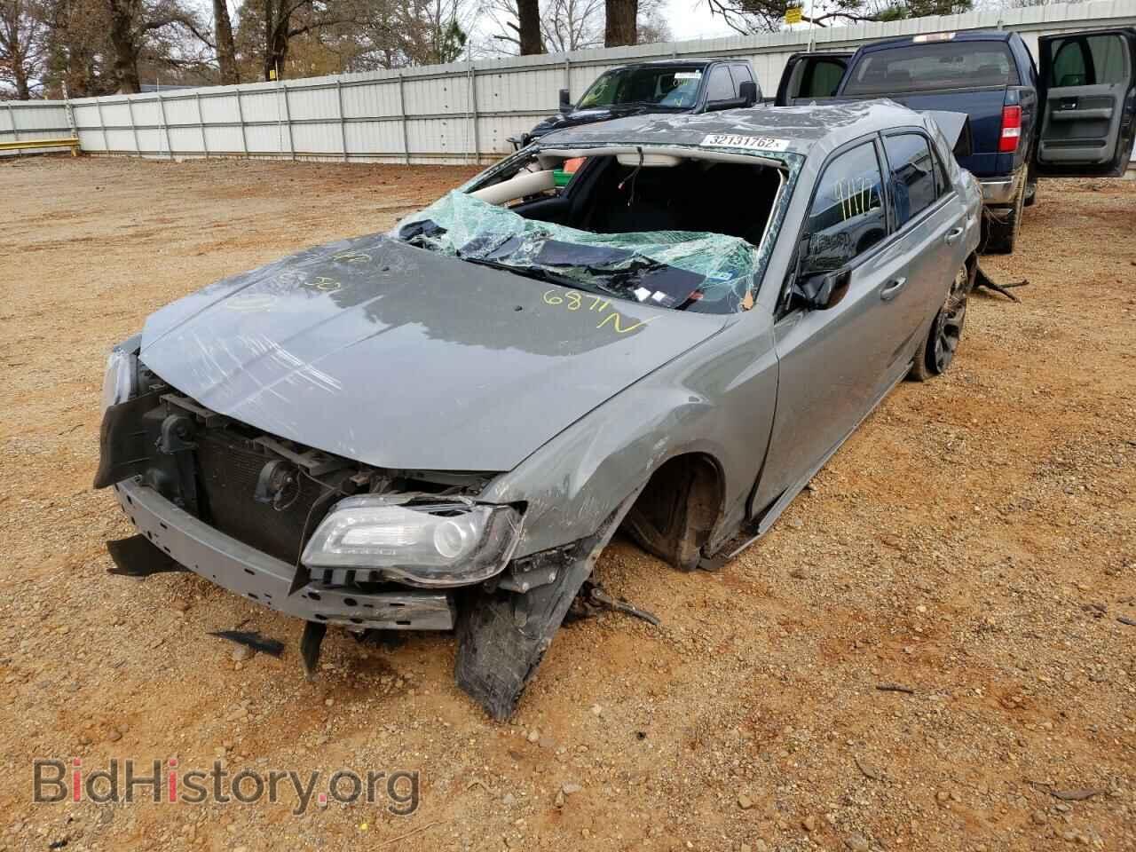 2019 CHRYSLER 300 - VIN: 2C3CCAAGXKH636871 - Фото 2