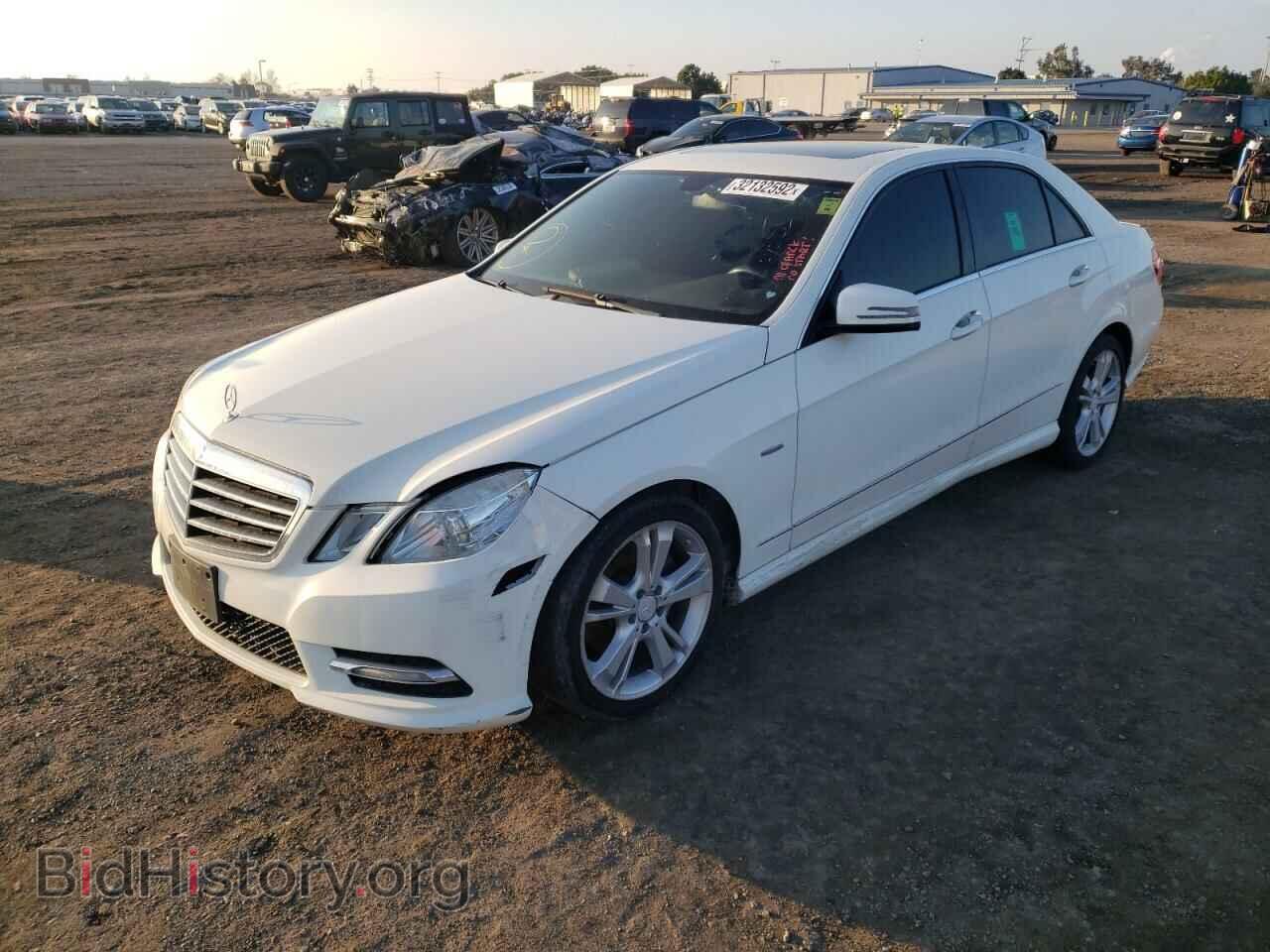 2012 MERCEDES-BENZ E-CLASS - VIN: WDDHF5KB9CA573755 - Фото 2