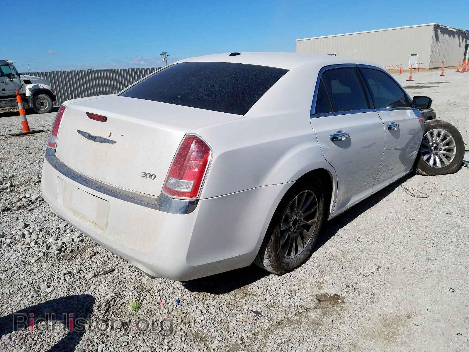 2012 CHRYSLER 300 - VIN: 2C3CCAAG1CH104653 - Фото 4