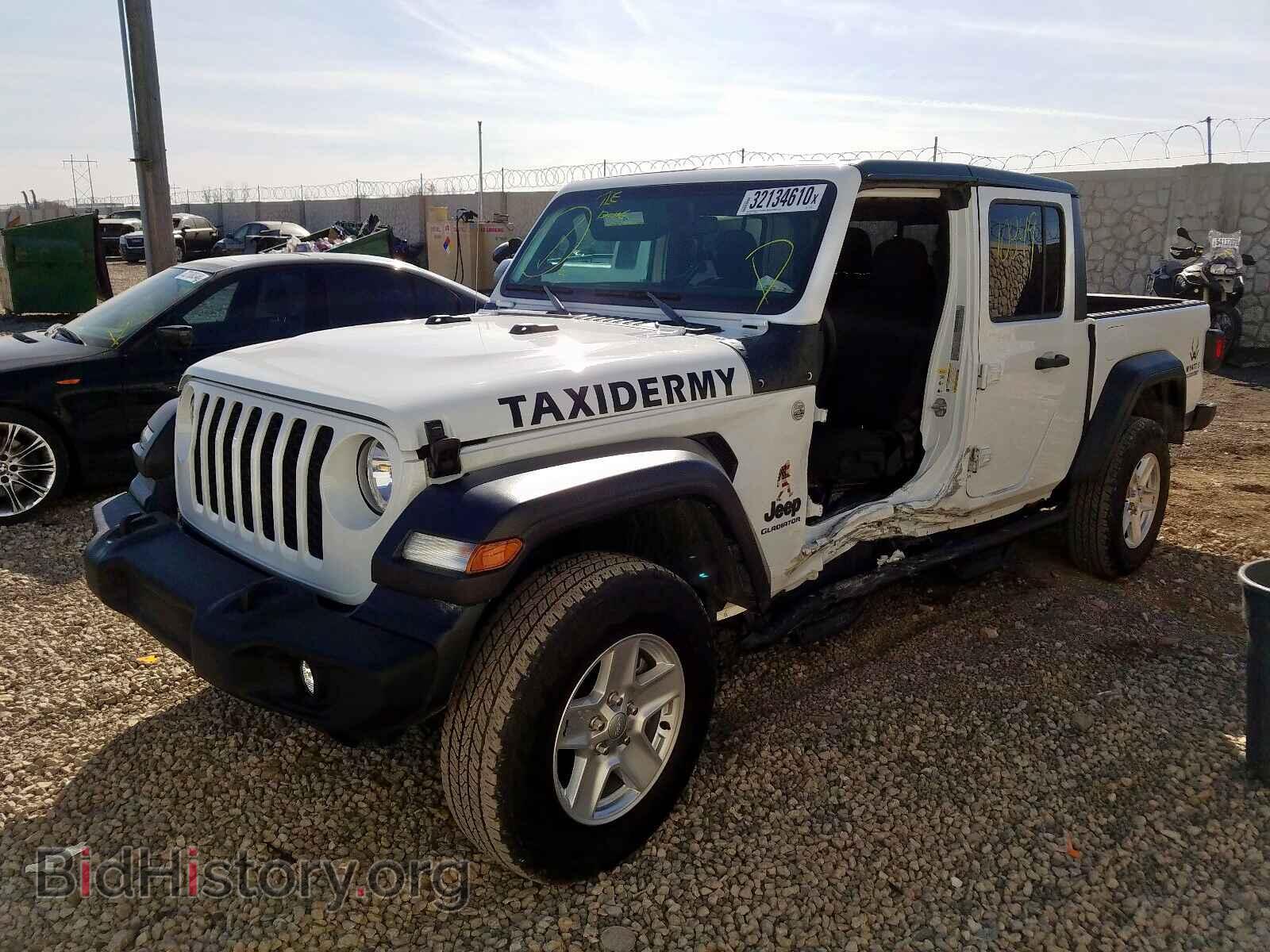 2020 JEEP GLADIATOR - VIN: 1C6HJTAG6LL130324 - Photo 2