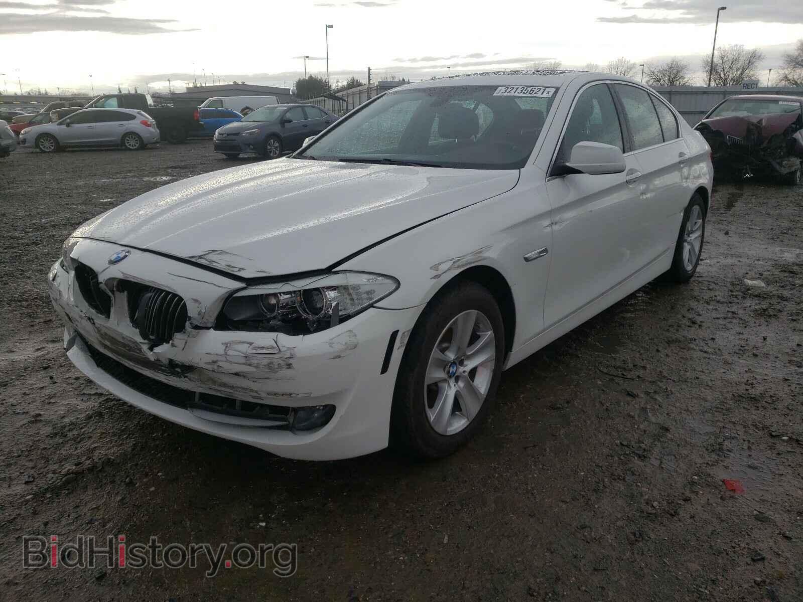 2013 BMW 5 SERIES - VIN: WBAXG5C50DD233919 - Фото 2