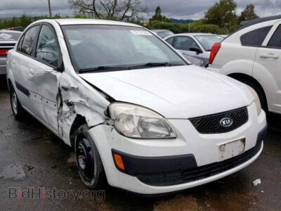 2007 Kia RIO BASE, белый — VIN KNADE123076188295, Copart