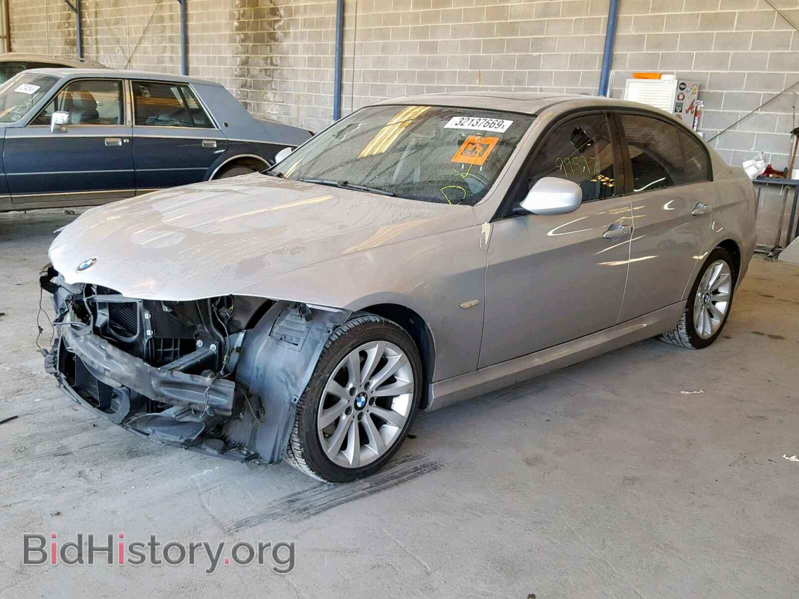 2009 BMW 328 I - VIN: WBAPH77539NM28787 - Фото 2