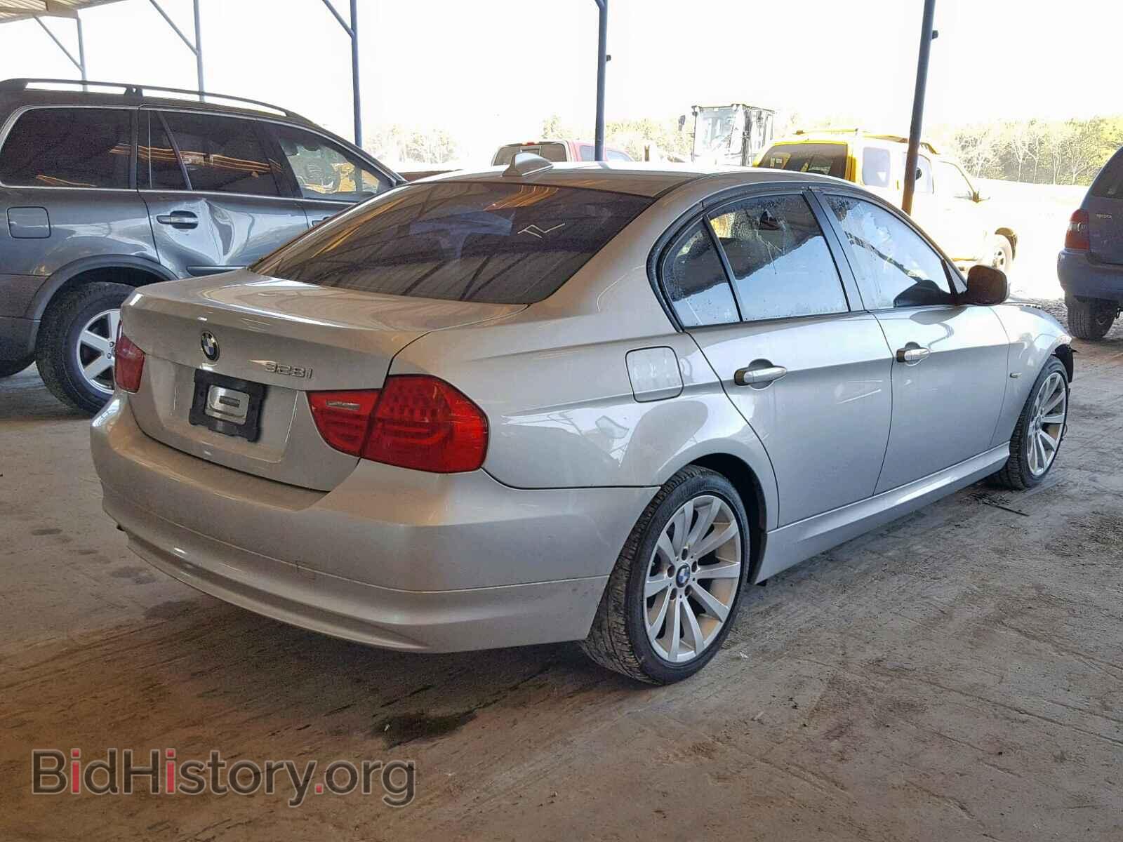 2009 BMW 328 I - VIN: WBAPH77539NM28787 - Фото 4
