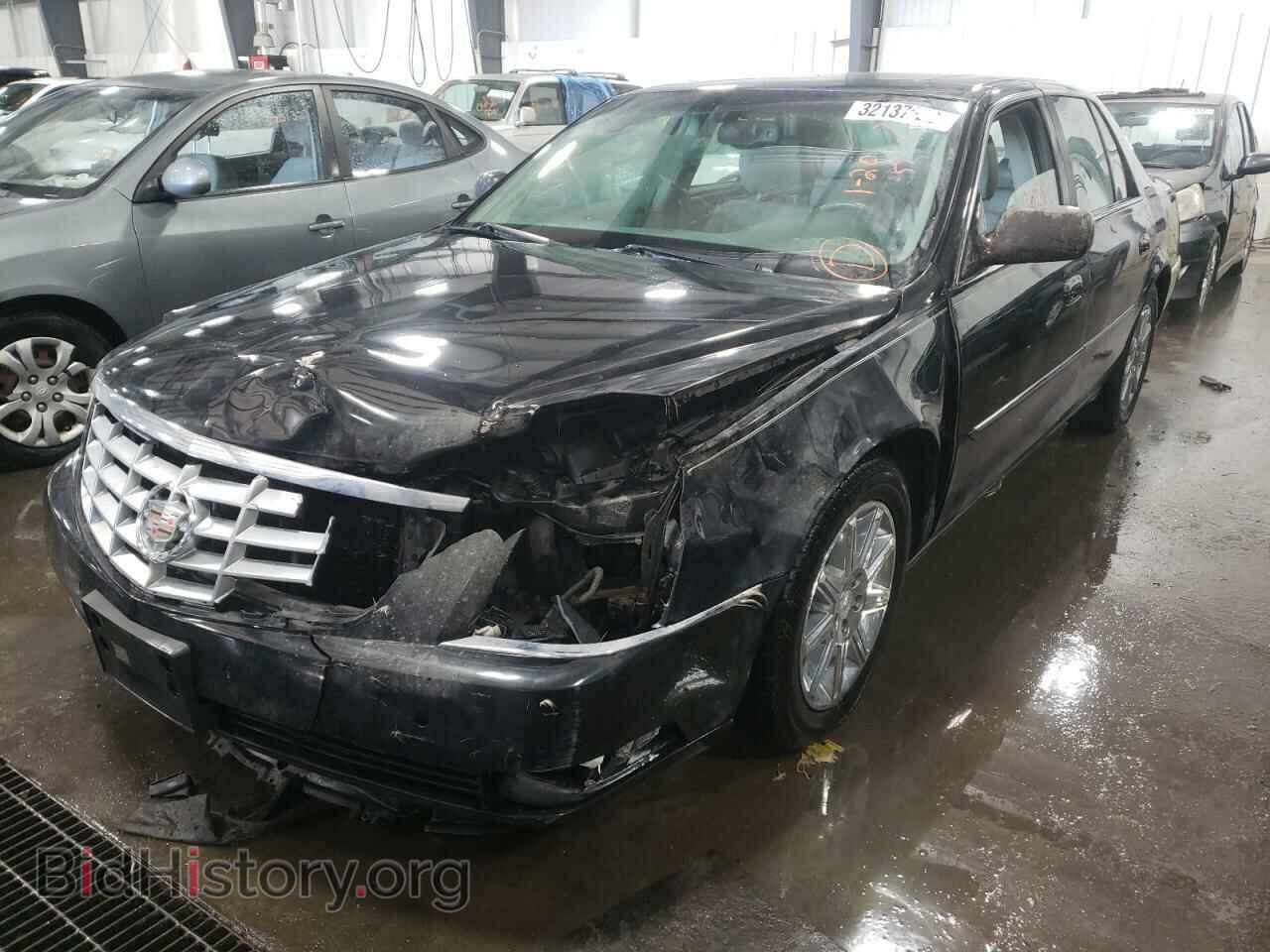 2011 CADILLAC DTS - VIN: 1G6KD5E61BU123828 - Фото 2