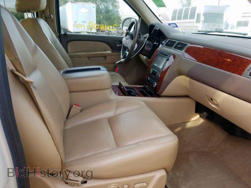 2012 Chevrolet AVALANCHE (VIN 3GNMCGE07CG126518) — фото 5 из 9