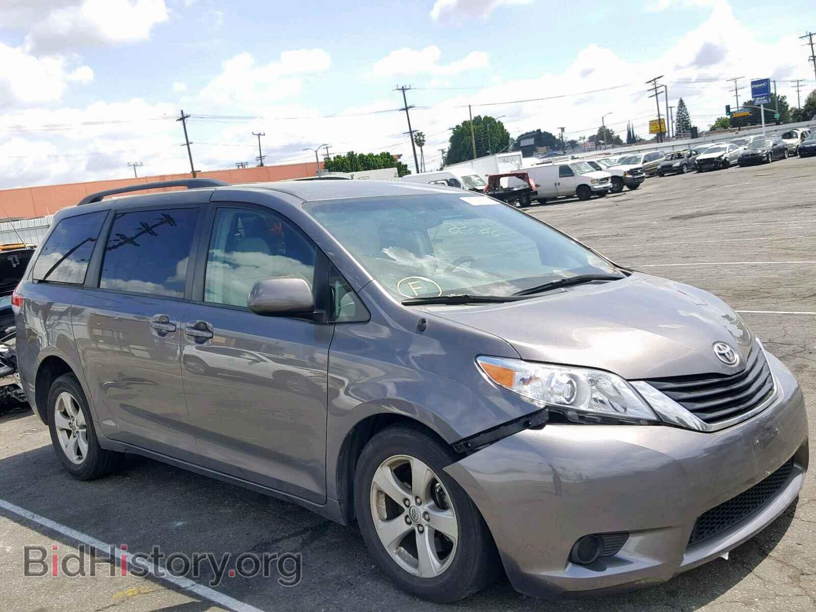 Photo 5TDKK3DCXES489536 - TOYOTA SIENNA LE 2014
