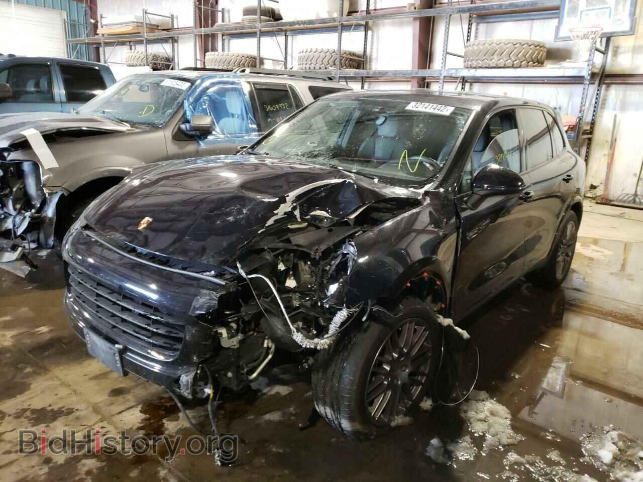 2017 PORSCHE CAYENNE - VIN: WP1AA2A28HKA83267 - Фото 2