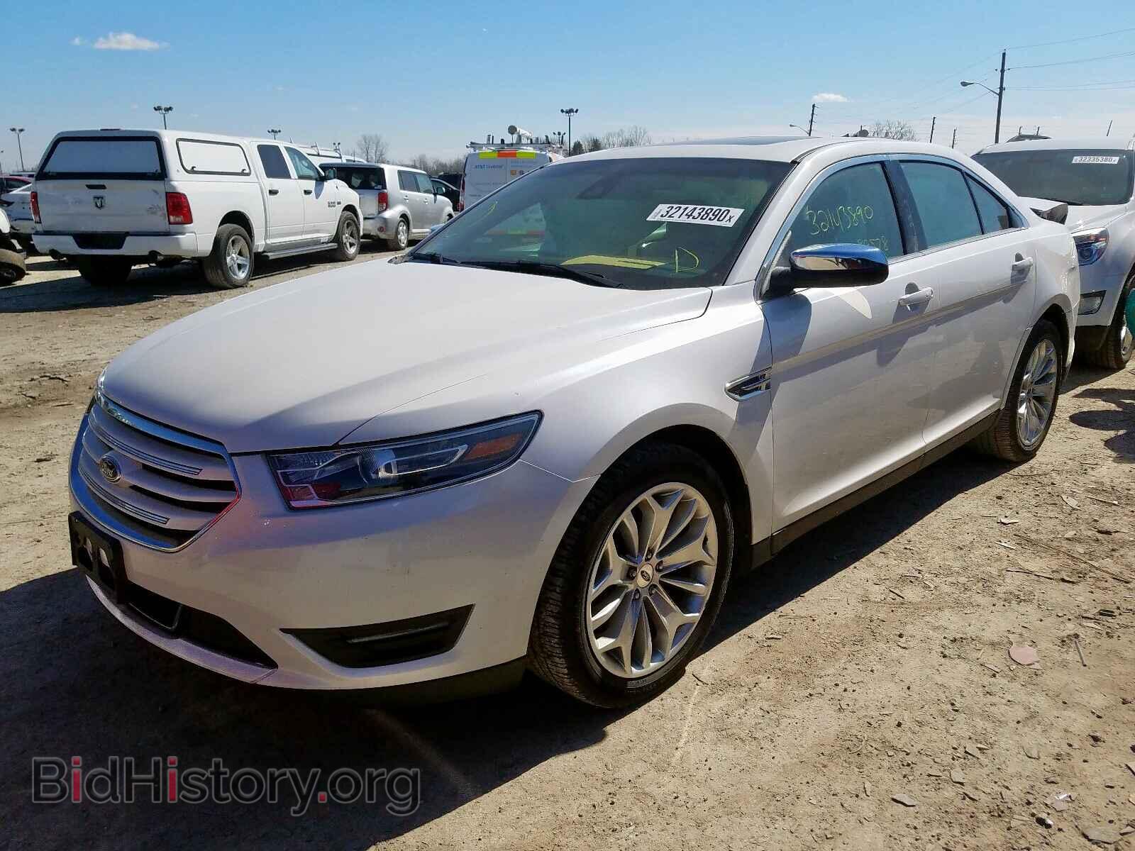 2018 FORD TAURUS - VIN: 1FAHP2F88JG110249 - Photo 2