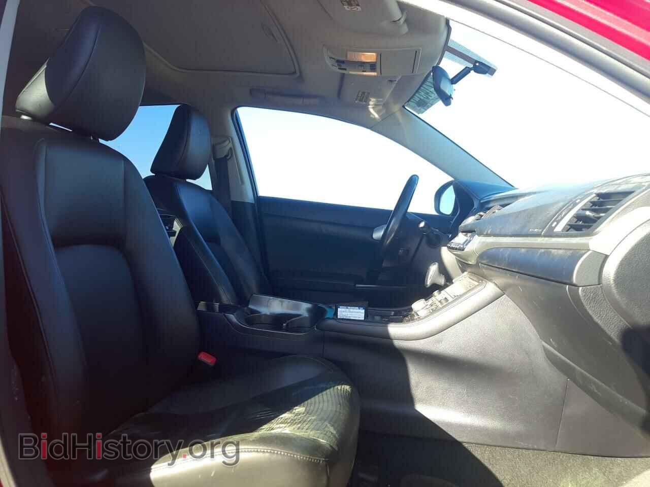 2011 LEXUS CT 200 - VIN: JTHKD5BH2B2018342 - Фото 5
