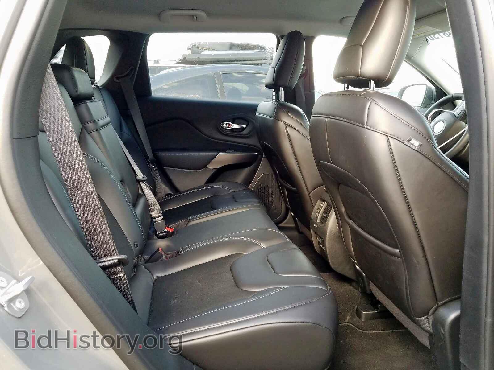 2019 JEEP CHEROKEE - VIN: 1C4PJLLBXKD370524 - Фото 6
