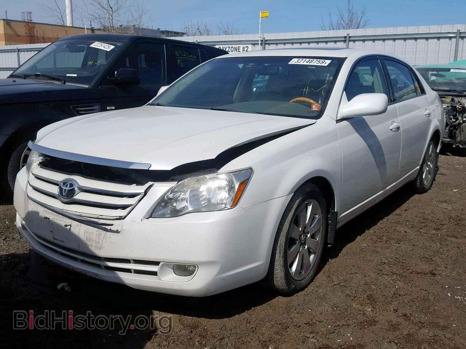 2005 TOYOTA AVALON - VIN: 4T1BK36B45U028585 - Фото 2