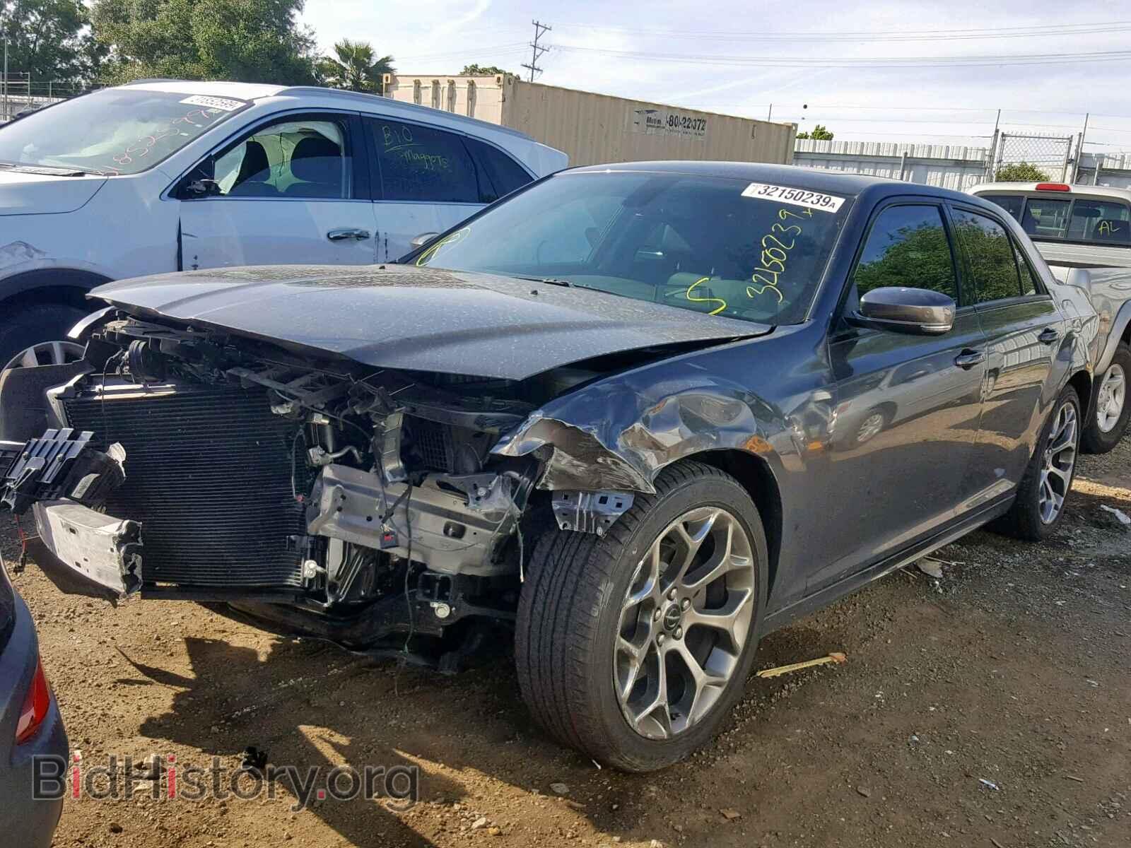 2018 CHRYSLER 300 - VIN: 2C3CCABG2JH240463 - Фото 2