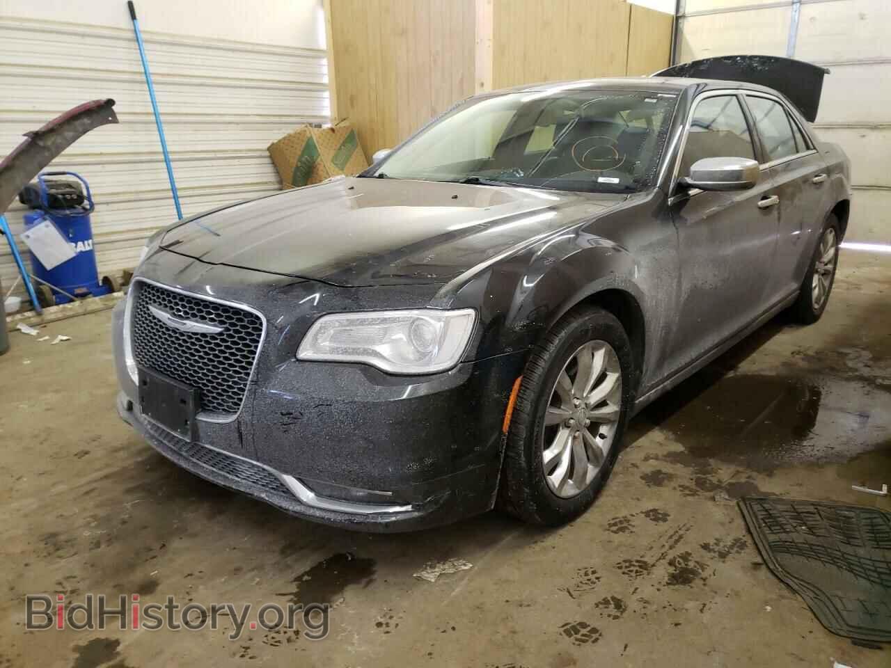 2016 CHRYSLER 300 - VIN: 2C3CCAKG0GH329179 - Фото 2