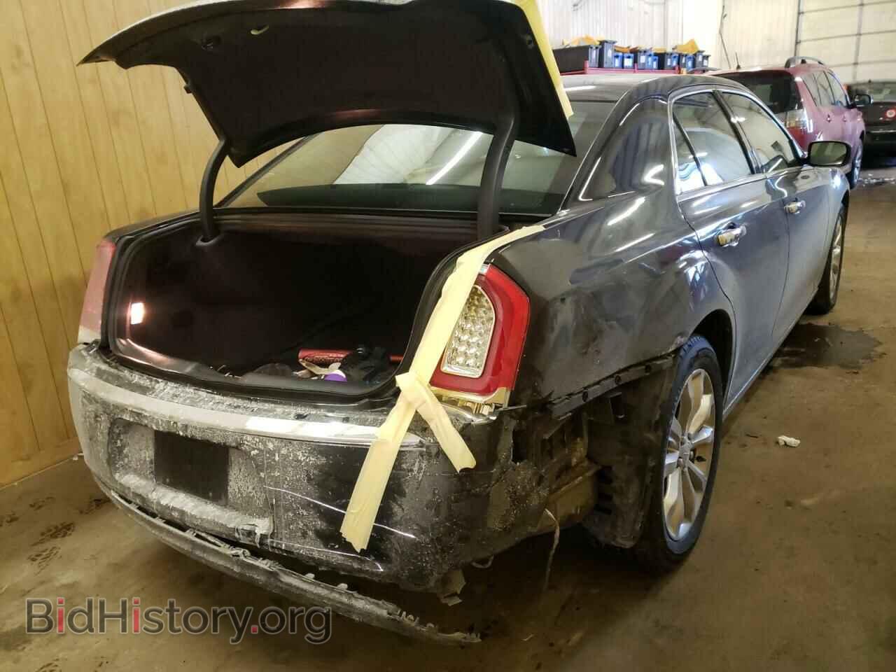 2016 CHRYSLER 300 - VIN: 2C3CCAKG0GH329179 - Фото 4
