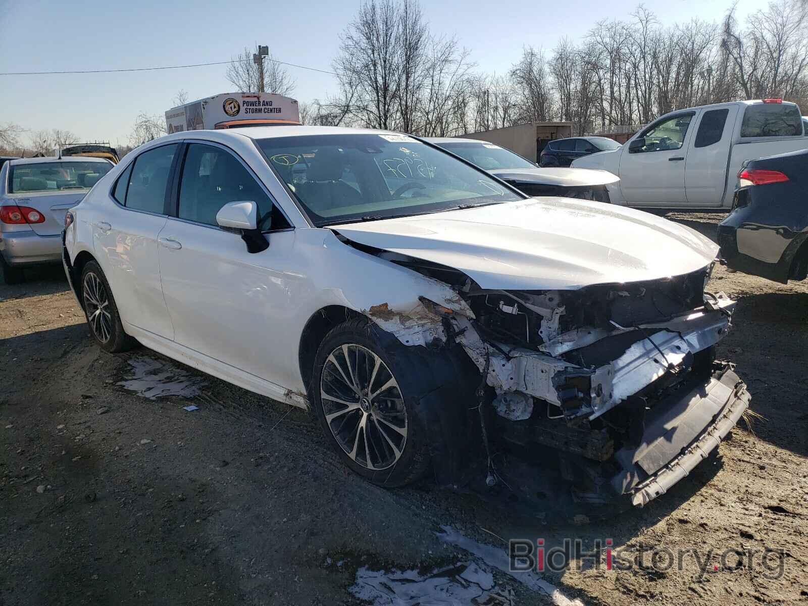 Photo 4T1B11HK7JU048554 - TOYOTA CAMRY 2018