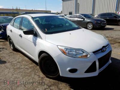 2014 Ford FOCUS Focus S, белый — VIN 1FADP3E25EL132014, Copart
