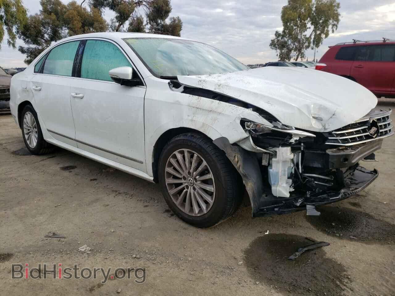 Photo 1VWBT7A31HC024199 - VOLKSWAGEN PASSAT 2017