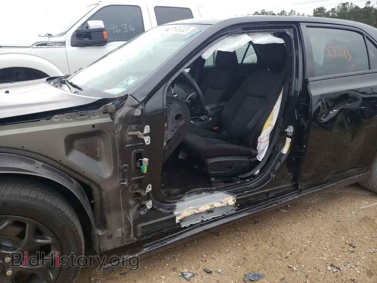 2019 CHRYSLER 300 - VIN: 2C3CCARG2KH501243 - Фото 9