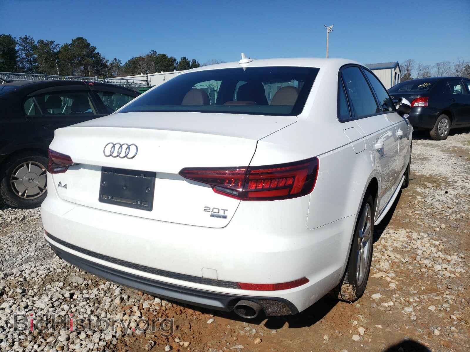 2018 AUDI A4 - VIN: WAUKMAF45JA233734 - Фото 4