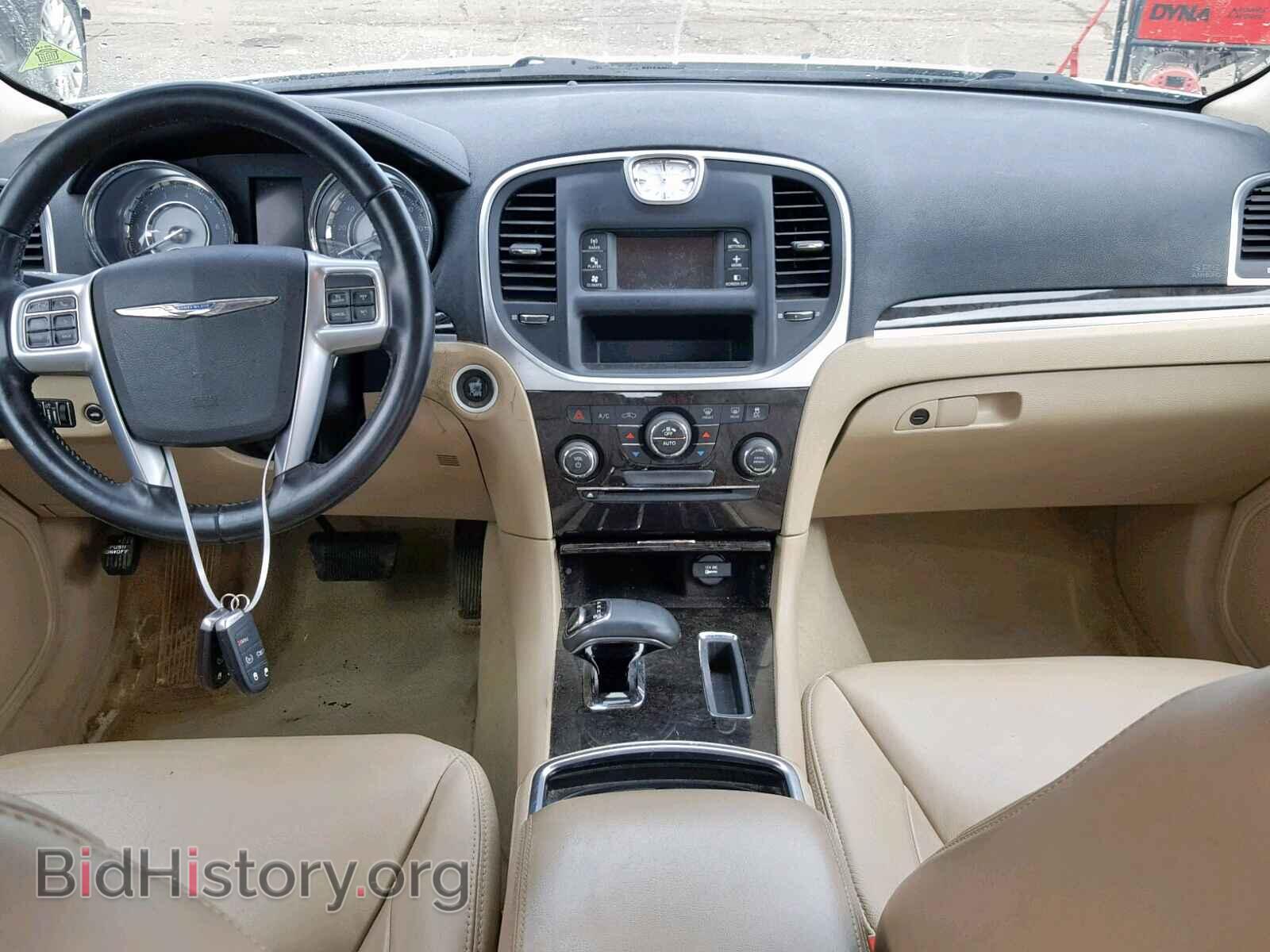 2012 CHRYSLER 300 - VIN: 2C3CCAHG3CH139166 - Фото 9
